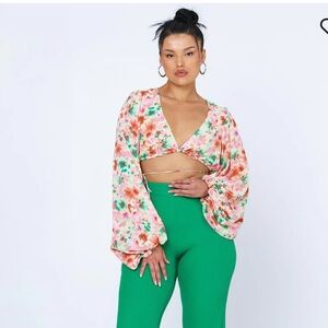 Floral Cropped Flare Sleeves